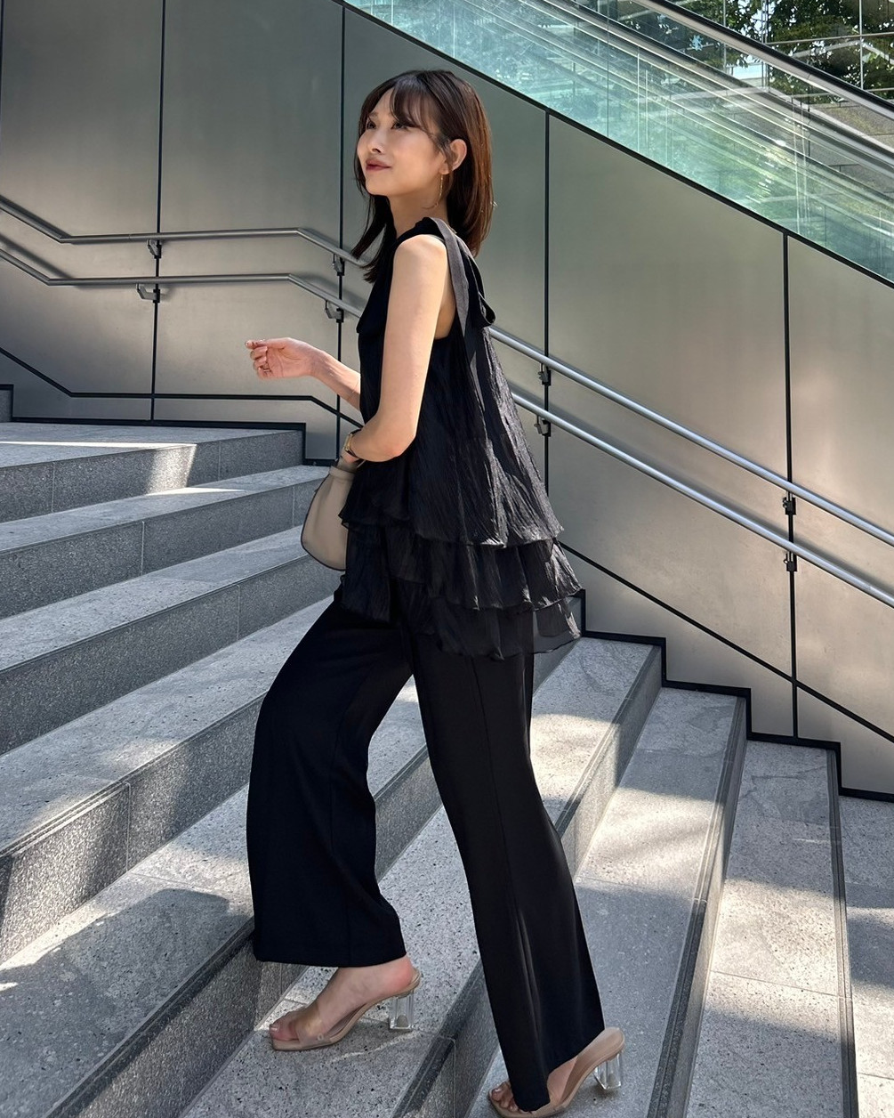 【最終SALE✨】LEPHIL ADORE 変形ブラウス　ベスト　セットアップ 最終SALE✨】LEPHIL ADORE 変形ブラウス ベスト セットアップ