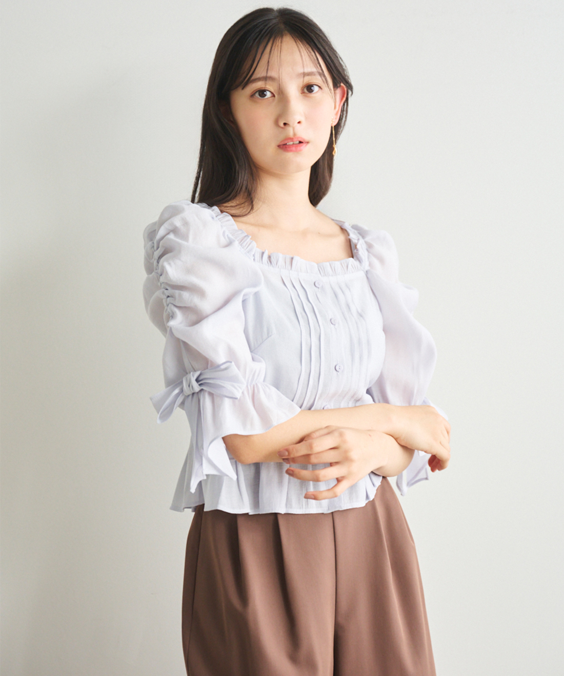 1〜3日以内に発送/LILLIAN CARAT リリアンカラット リボンスリーブピンタックブラウス 45518108  25FW 2025秋冬 キャンセル返品不可 リボンスリーブピンタックブラウス｜PETAL ONLINE（ペタル