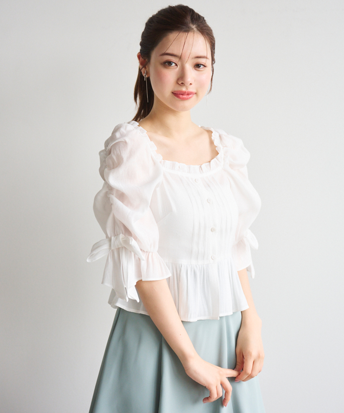 予約商品/LILLIAN CARAT リリアンカラット リボンスリーブピンタックブラウス 45518108 8月上〜9月上入荷予定  25FW 2025秋冬 キャンセル返品不可 リボンスリーブピンタックブラウス｜PETAL ONLINE（ペタル
