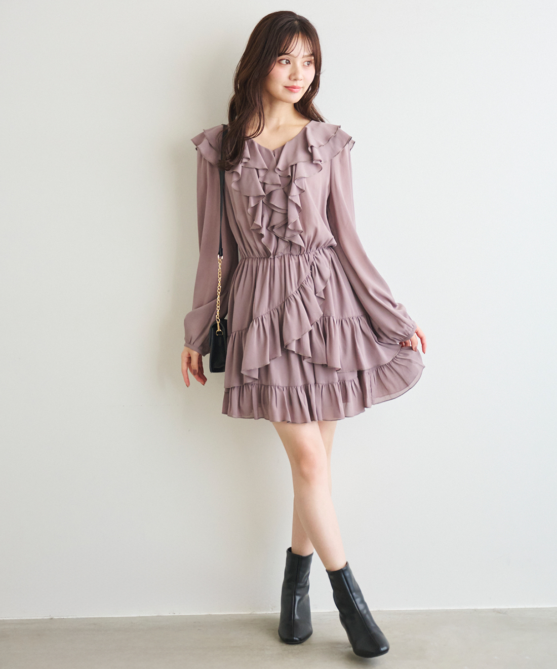 Heve 【タグ付き】PEONYペプラム BLブラウス 2025SS フリルペプラムブラウス＆ショートパンツセット｜PETAL ONLINE