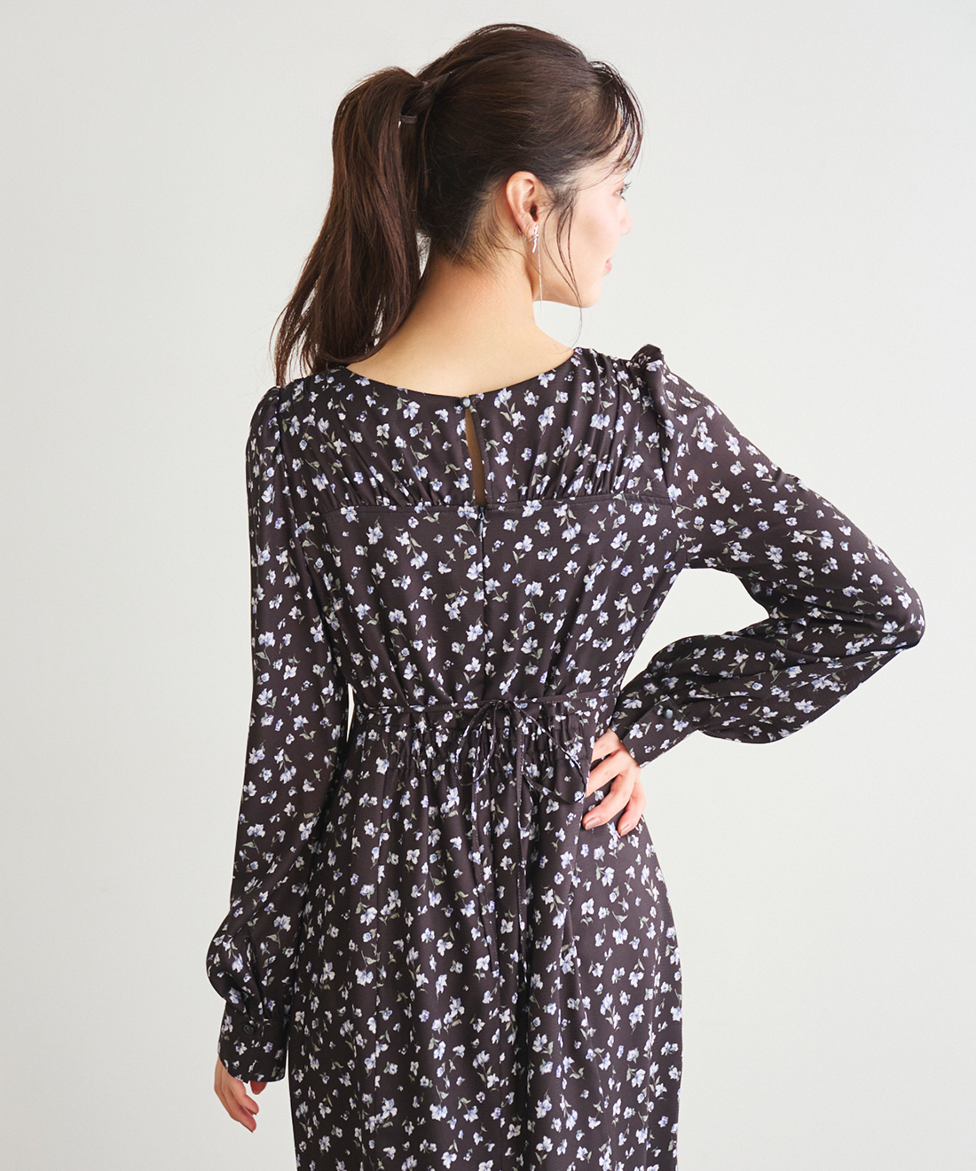 ベリーグラッセギャザーワンピース｜PETAL ONLINE（ペタルオンライン）