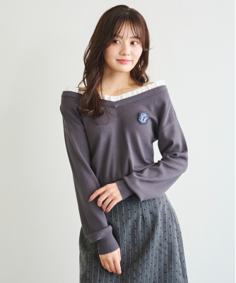 ブローチ付オフショルニット