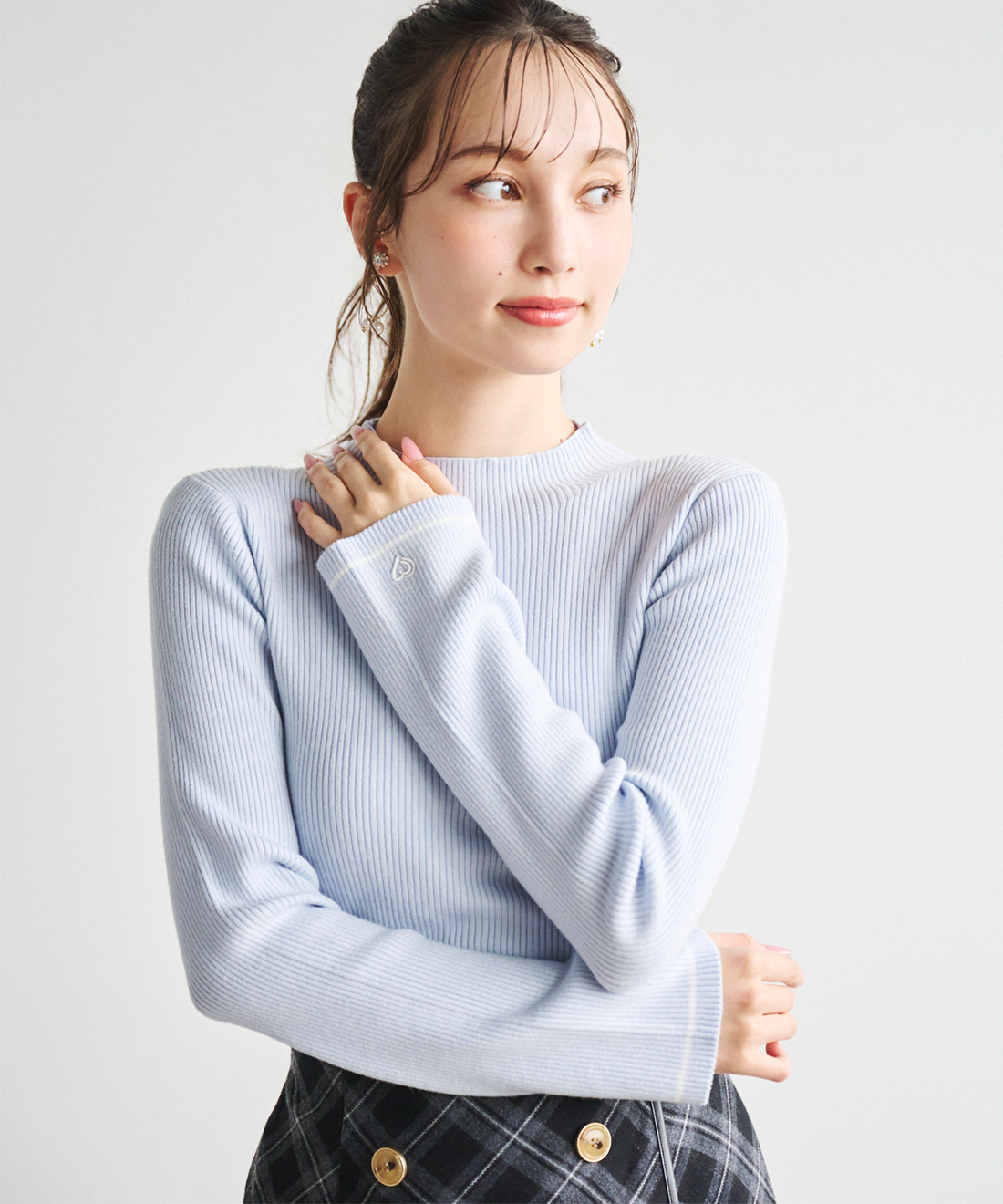 ハート刺繍ハイネックニット｜PETAL ONLINE（ペタルオンライン）