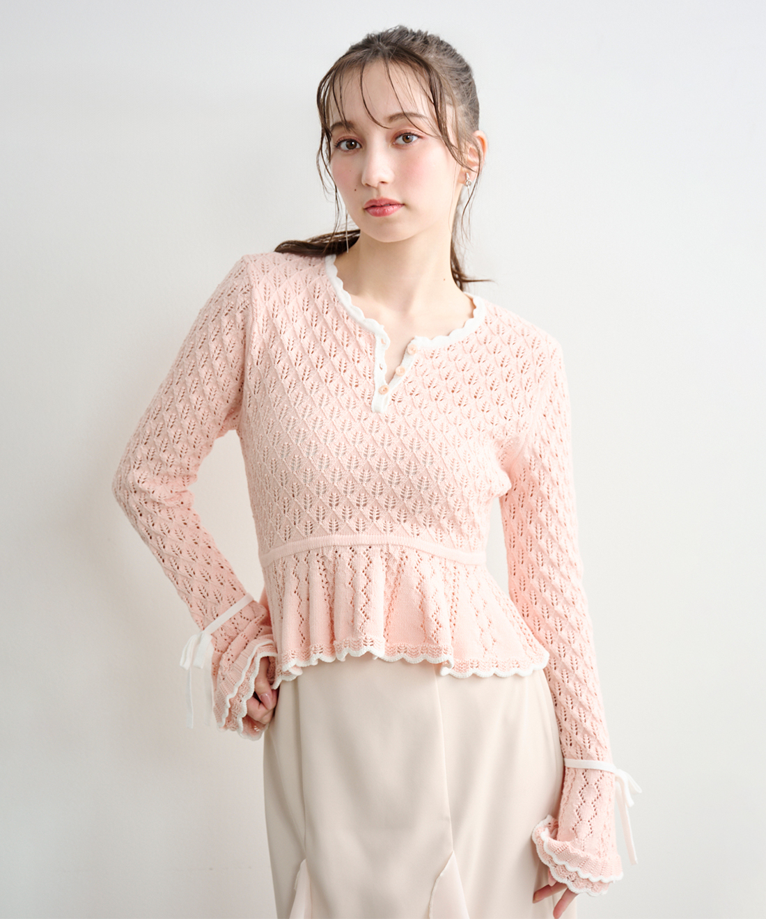 【こじこじ♡ 】LILLIAN CARAT レースフリルニット LILLIAN CARAT レースコレクション｜PETAL ONLINE（ペタルオンライン）