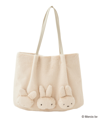 ピンクベージュ