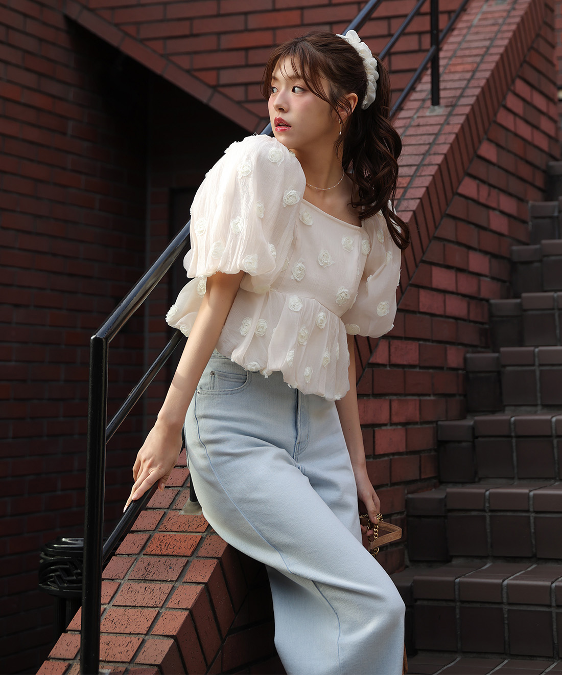 ebure フラワージャガードコットンリネンペプラムレースブラウス NATURAL BEAUTY BASIC（ナチュラルビューティーベーシック） ブラウス