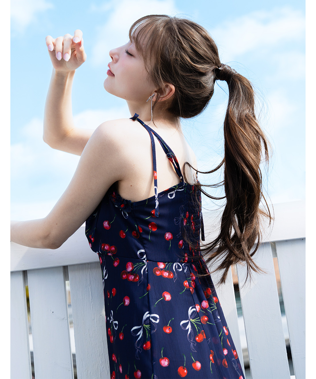 LILLIAN CARAT チェリープリントキャミワンピース　ネイビー チェリープリントキャミワンピース｜PETAL ONLINE（ペタルオンライン）