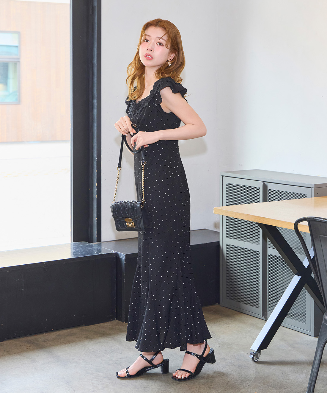 ＊ハンドメイド＊ドール用ワンピース　ドット&フラワー　レース生地　ブラック レーストリミングドットマーメイドワンピース｜PETAL ONLINE（ペタル
