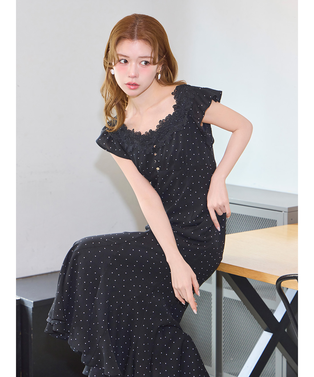 ＊ハンドメイド＊ドール用ワンピース　ドット&フラワー　レース生地　ブラック レーストリミングドットマーメイドワンピース｜PETAL ONLINE（ペタル