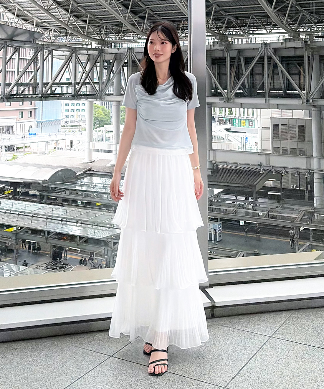 ADEAM アディアム プリズムローズ スカート ティアード プリーツ ホワイト フリルヘムプリーツティアードスカート｜PETAL ONLINE（ペタルオンライン）