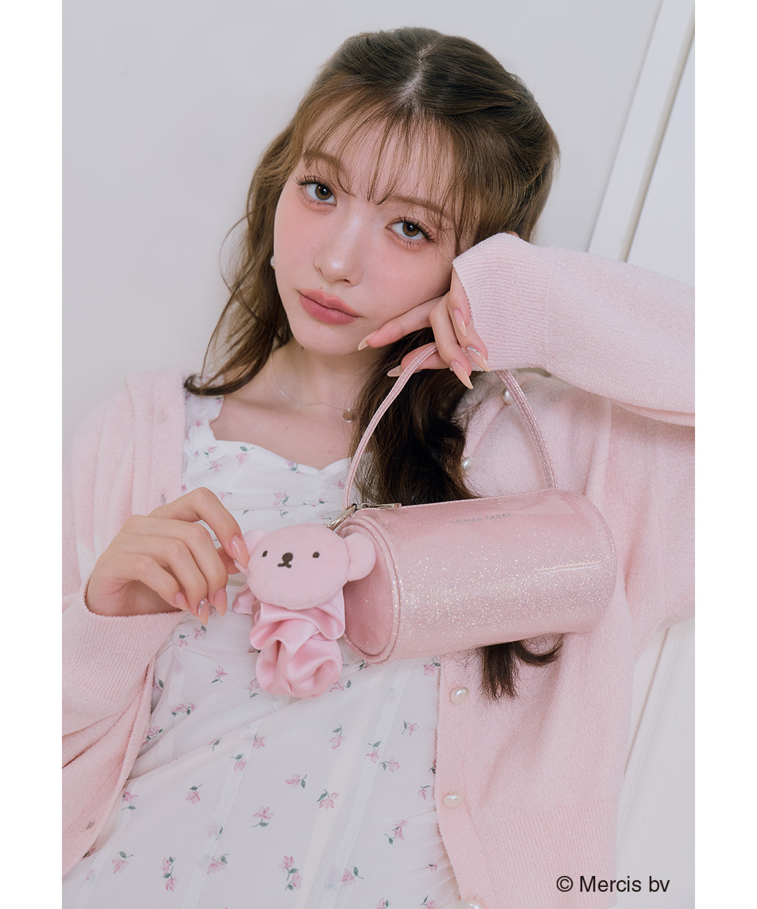 【Aー194】レジン×ビジュー ヘアゴム ジルコニアチャーム付き (ピンク系) Dick Bruna マスコットチャームシュシュ｜PETAL ONLINE（ペタル
