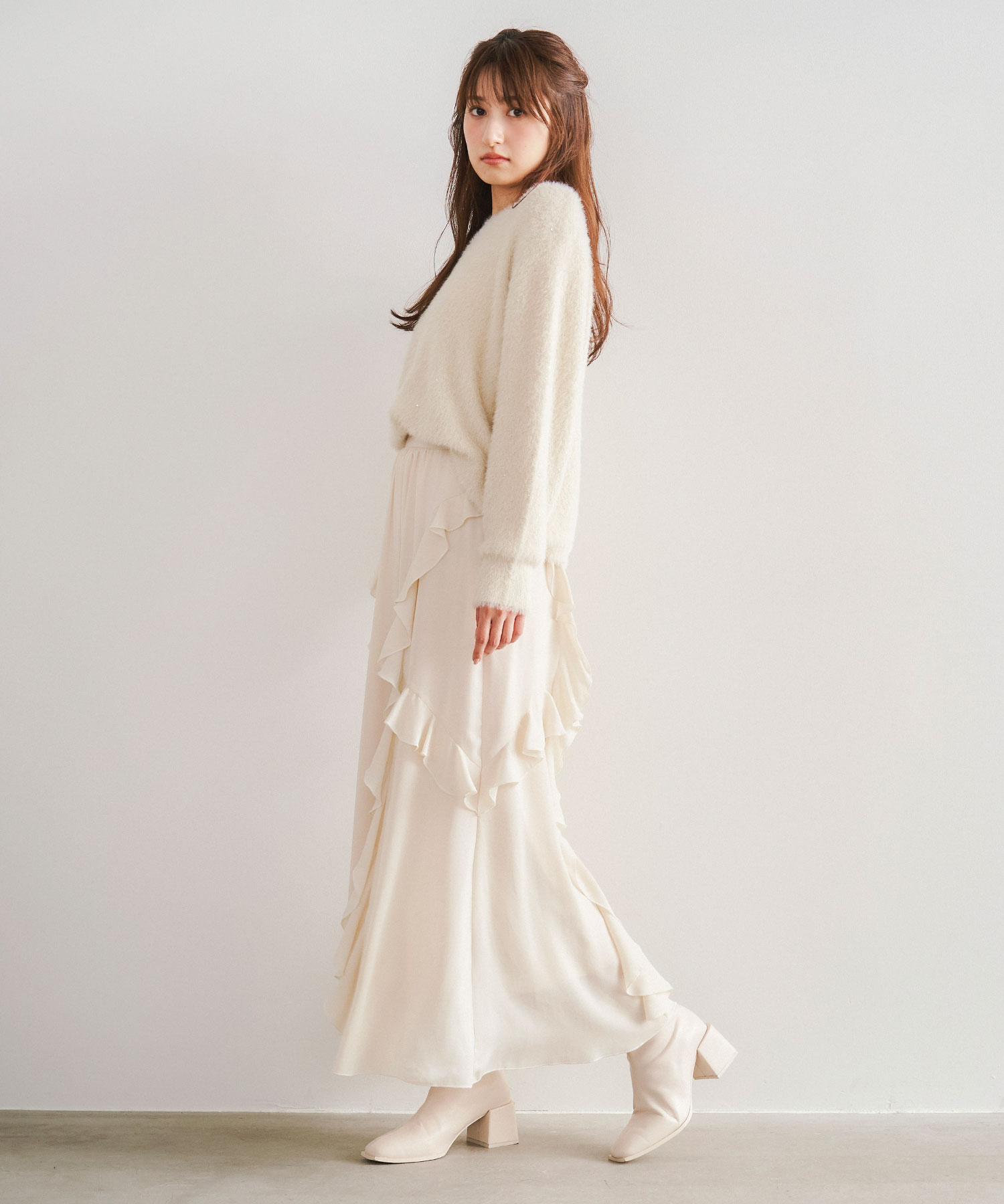 美品✨セルフォード　サテンマーメイドテールスカート　バックルベルト付　24SS 美品✨セルフォード サテンマーメイドテールスカート バックル