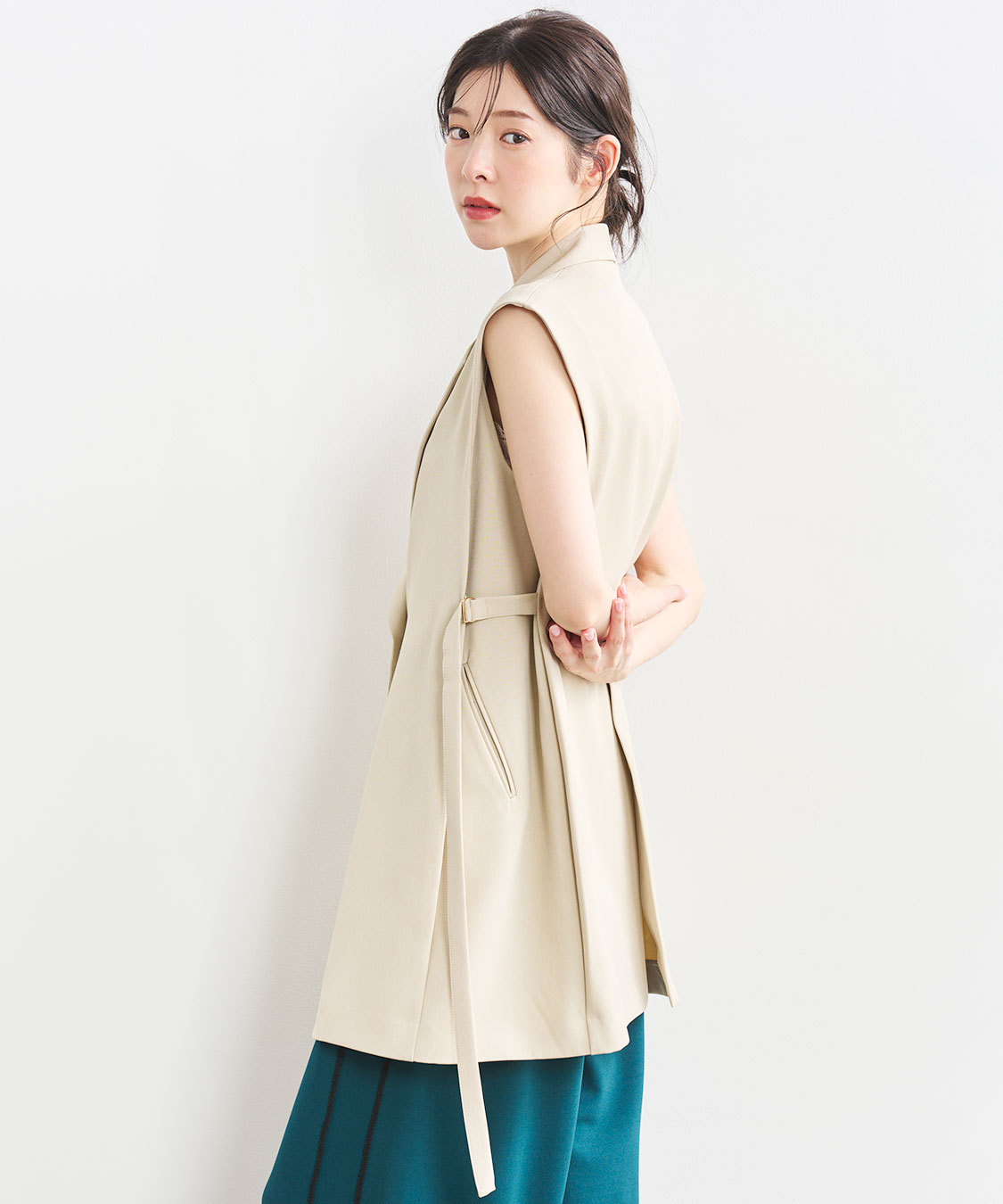 週末値下げ！OPTIMIZER デザインジレ　リボンフリル青　ベストエジック 週末値下げ！OPTIMIZER デザインジレ リボンフリル青