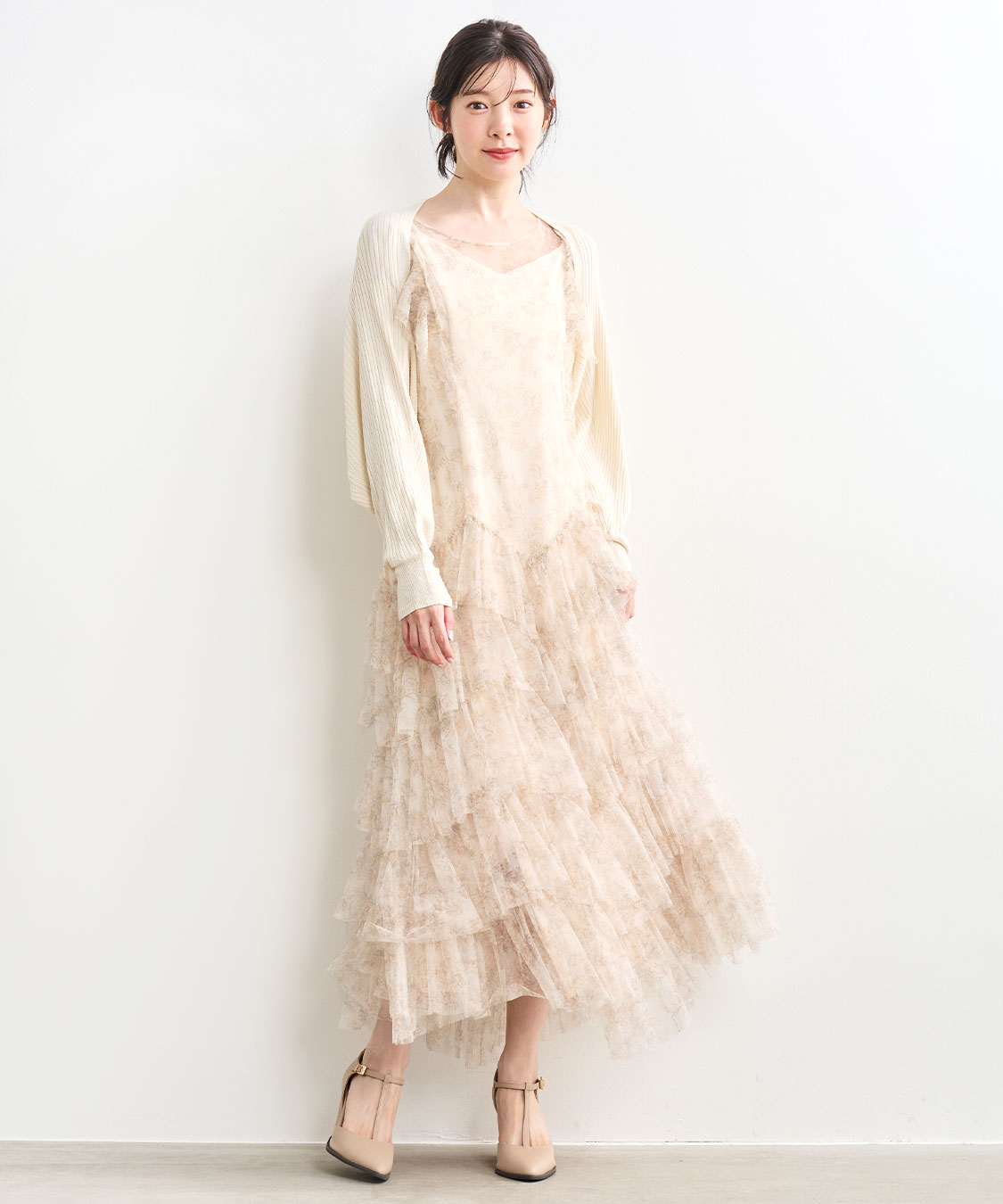 LILLIAN CARAT ラインフラワーフリルワンピース　ホワイト×ネイビー 7423c62870d967899fbf5dfdf3724d