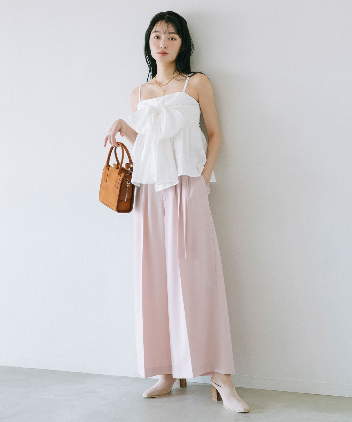 【新品、未使用】Heve シルキータックワイドパンツ　36 バニラ Heve ヘイヴ シルキータックワイドパンツ バニラ 36