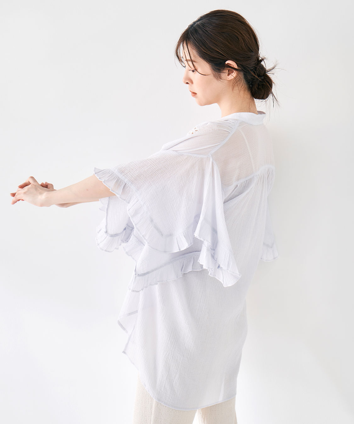 omekashi エンブロイダリーフリルブラウス　ホワイト Omekashi（オメカシ）の「エンブロイダリーフリルブラウス