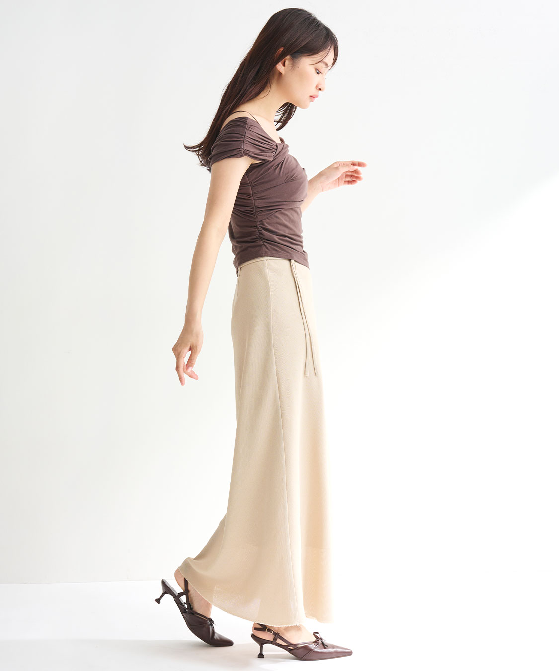 アシメギャザーカットソーブラウス｜PETAL ONLINE（ペタルオンライン）