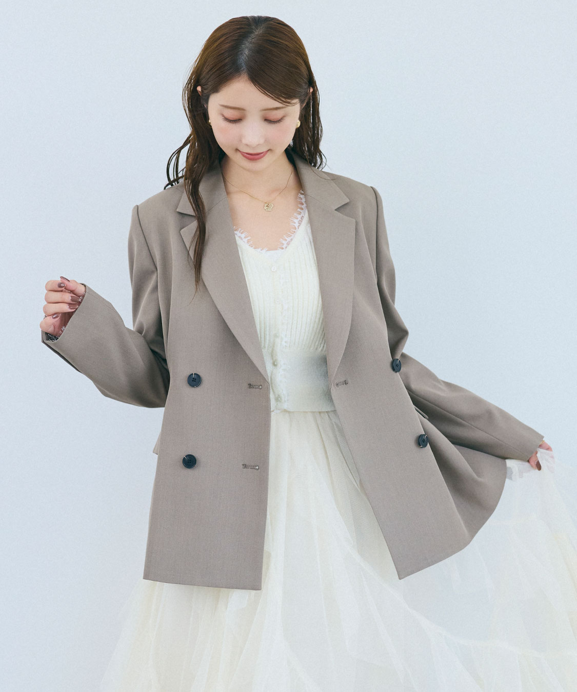 新品タグ付き　ココディール　フォルムタックテーラードジャケット　今季最新 フォルムタックテーラードジャケット｜PETAL ONLINE（ペタルオンライン）