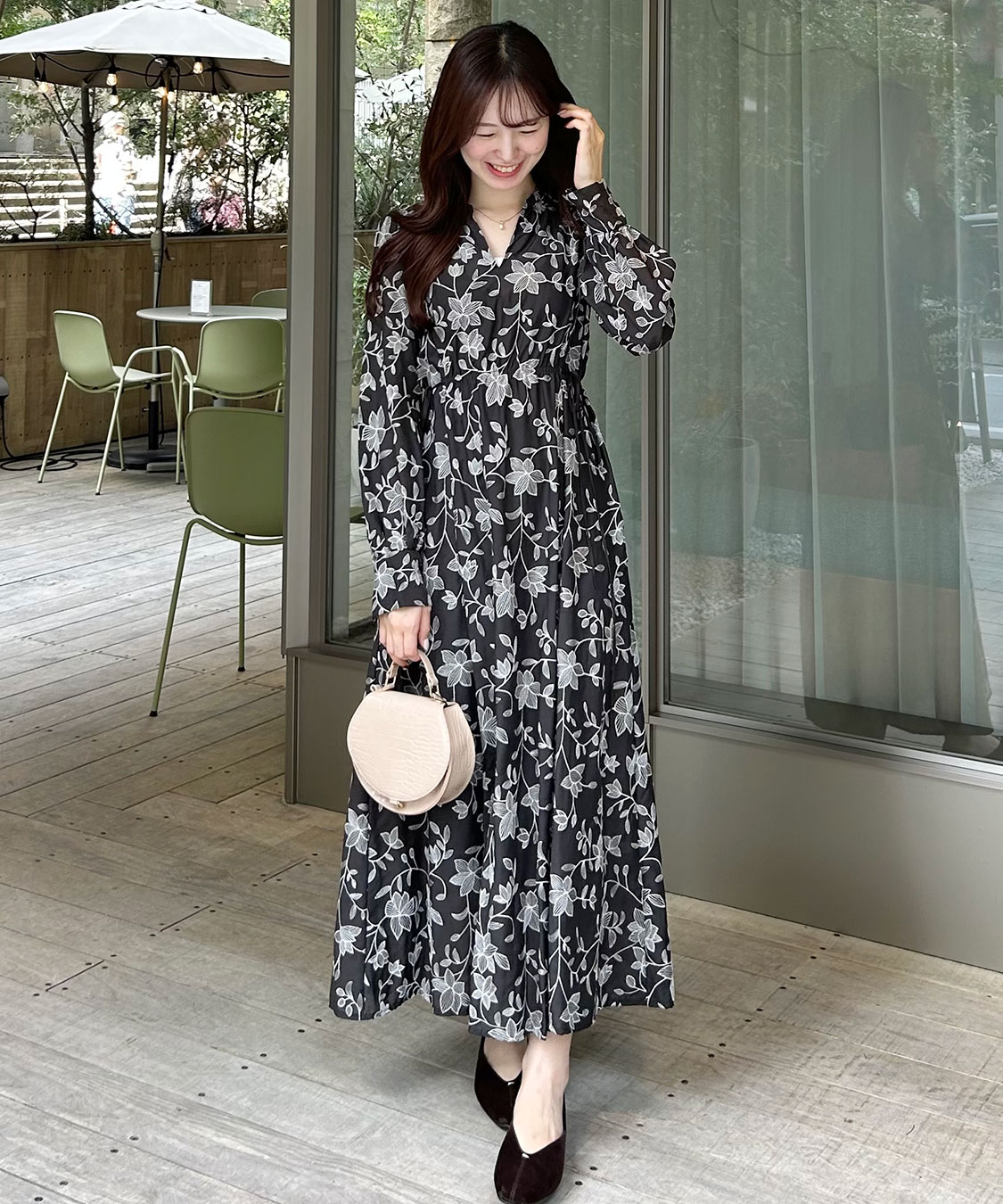 タグ付き美品　Rene　ロングワンピース Aライン パール フリル フレア 黒 エンブロイダリーフレアワンピース｜PETAL ONLINE（ペタルオンライン）