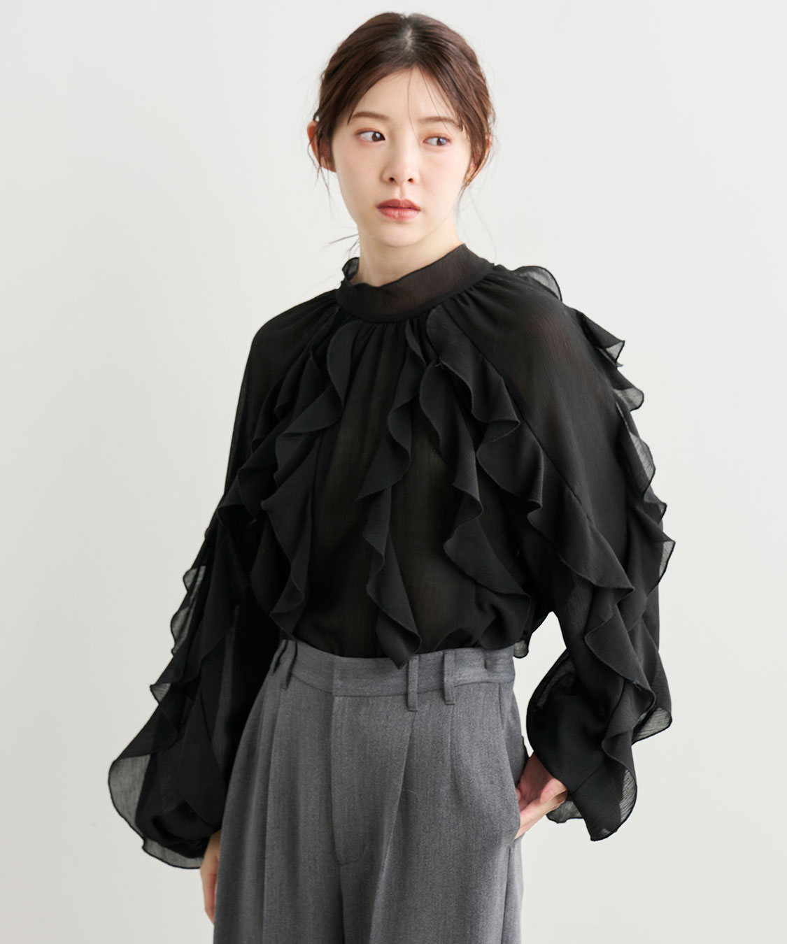 岡崎紗絵さんコラボ】カスケードボウタイフリルミニワンピース