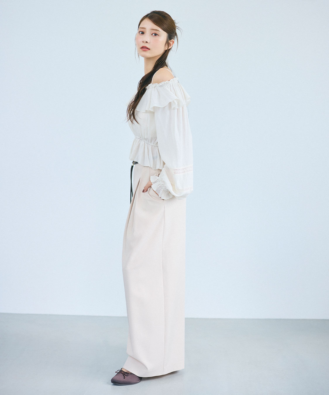 合皮デザインベルト付きタックパンツ｜PETAL ONLINE（ペタル