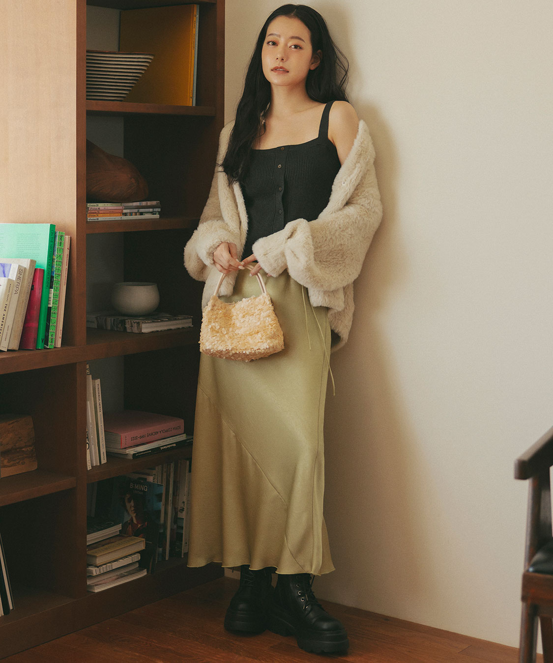 ココディール 新品タグ付 Sサイズ サテンナロースカート グレージュ ココディール 新品タグ付 Sサイズ サテンナロースカート