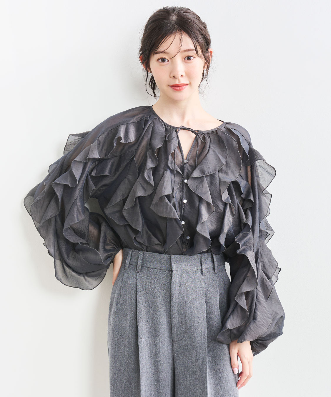 メニーフリルブラウス｜PETAL ONLINE（ペタルオンライン）