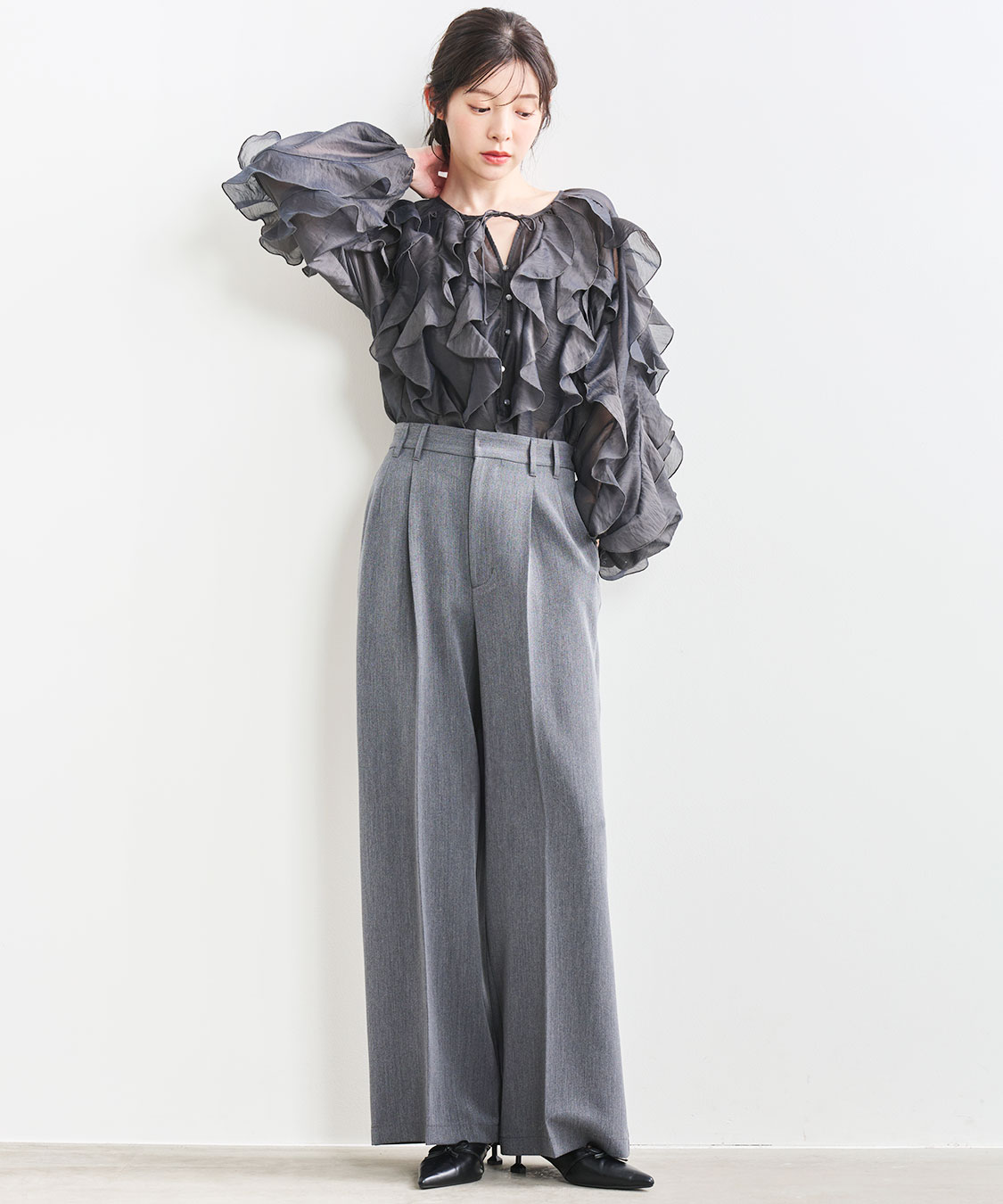 メニーフリルブラウス｜PETAL ONLINE（ペタルオンライン）