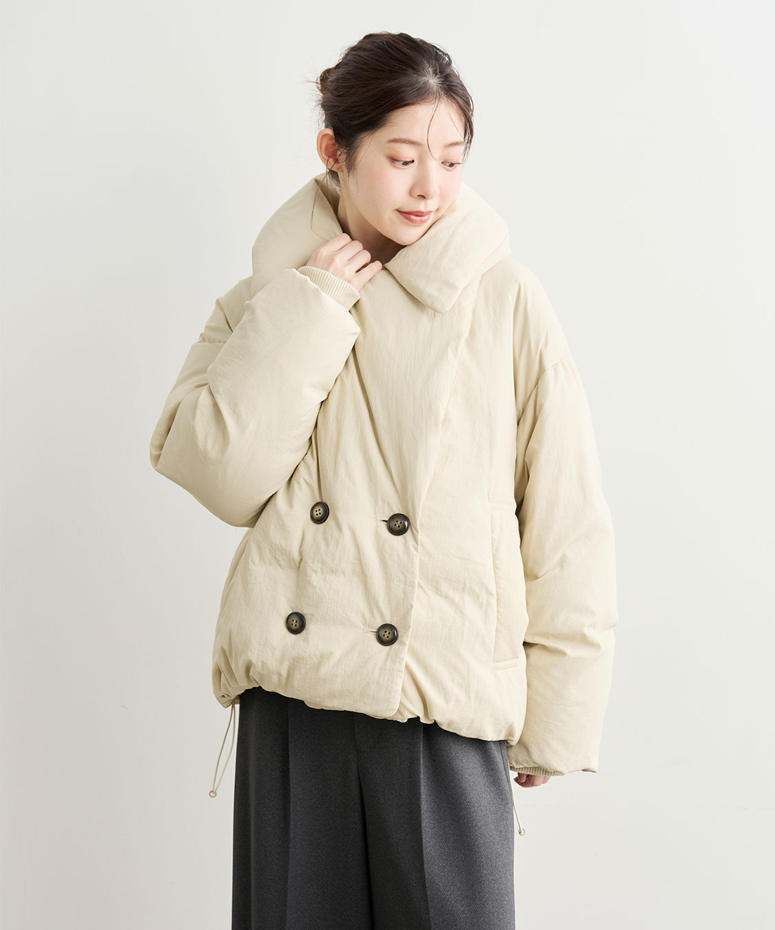 美品　COCODEAL アイボリー フード付きダウンジャケット 美品 COCODEAL アイボリー フード付きダウンジャケット - メルカリ