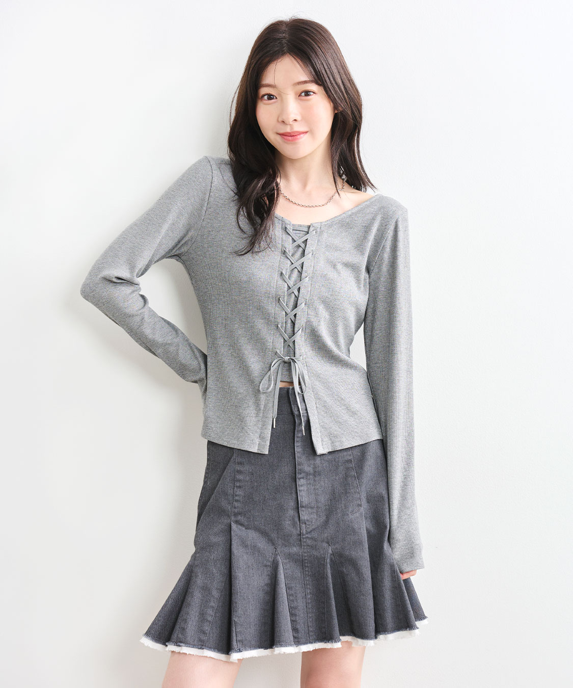 MUGUET レースフリルリブトップス グレー MUGUET レースフリルリブトップス グレー レース グレー（灰色）系