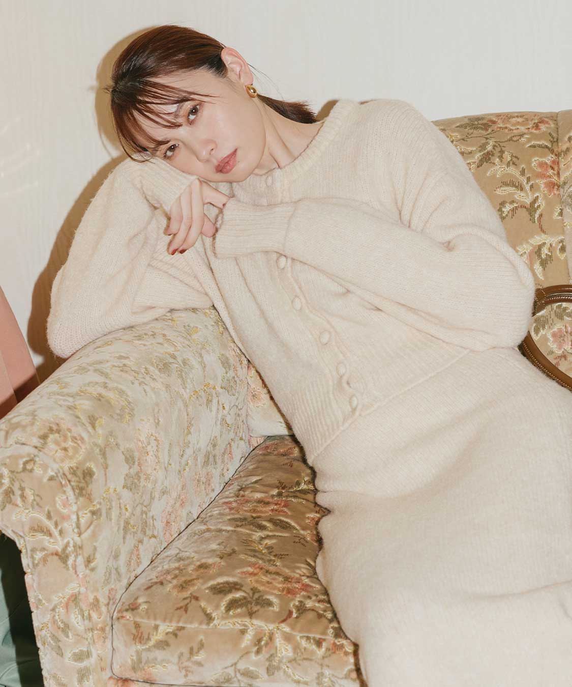 fifi chachnil ホワイト　ショート丈カーディガン BLANC FICELLE カーディガン ショート丈 ニット カーディガン