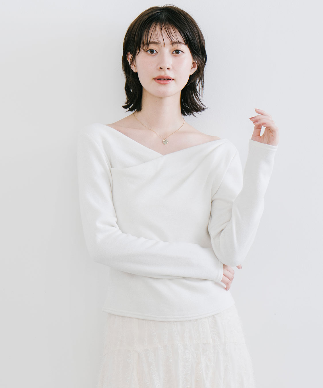 アシメネックオフショルダーカットソー｜PETAL ONLINE（ペタルオンライン）