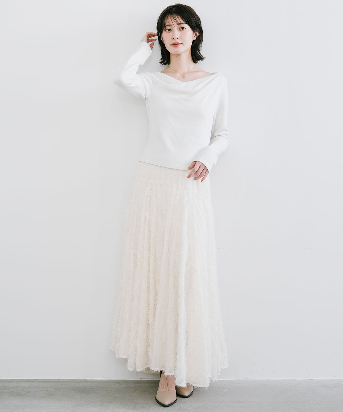 アシメネックオフショルダーカットソー｜PETAL ONLINE（ペタルオンライン）