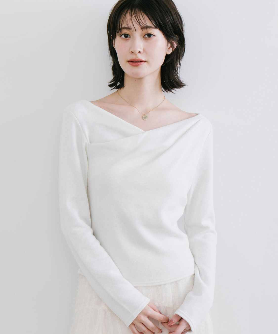 アシメネックオフショルダーカットソー｜PETAL ONLINE（ペタルオンライン）