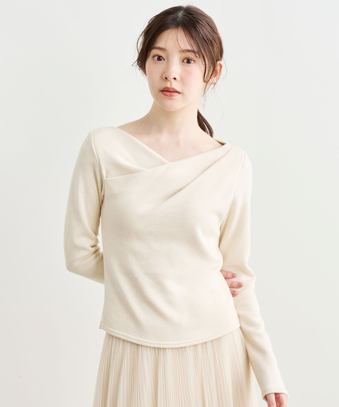 アシメネックオフショルダーカットソー｜PETAL ONLINE（ペタルオンライン）