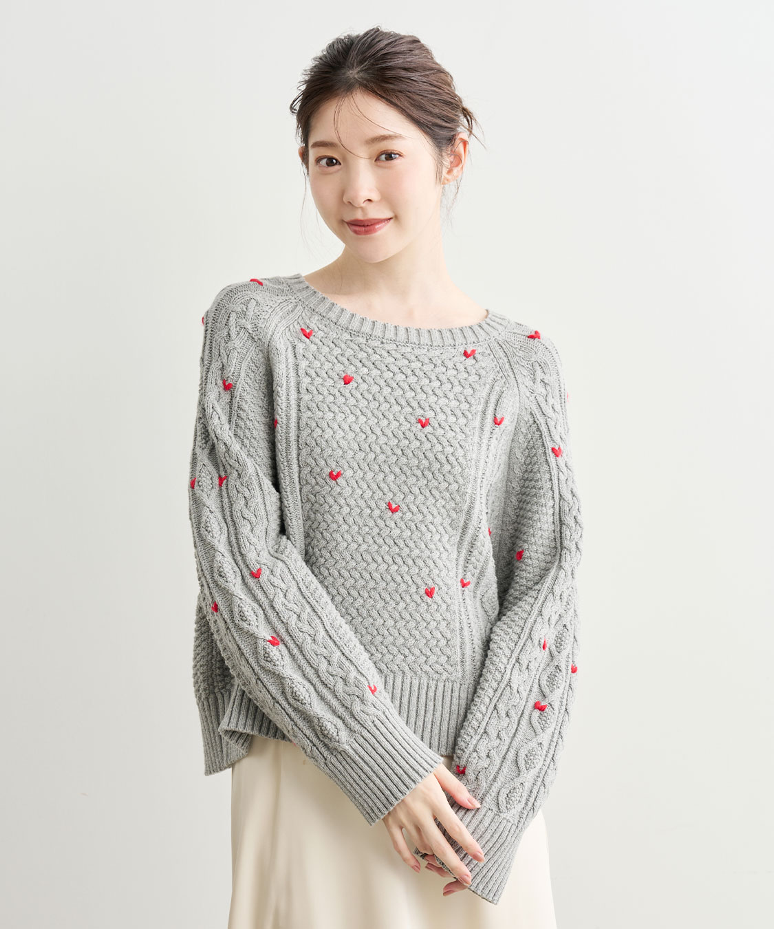 ハート刺繍ケーブルニット｜PETAL ONLINE（ペタルオンライン）