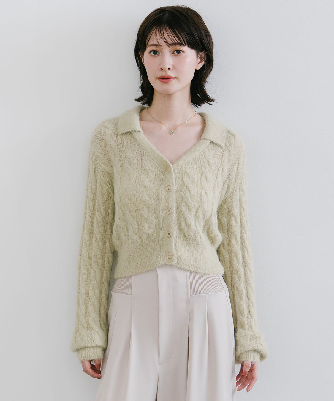 希少　ダチュラ　ドルマン　パール　ケーブルニット　アウター　平成　ギャル フェザー衿付きケーブルニット｜PETAL ONLINE（ペタルオンライン）