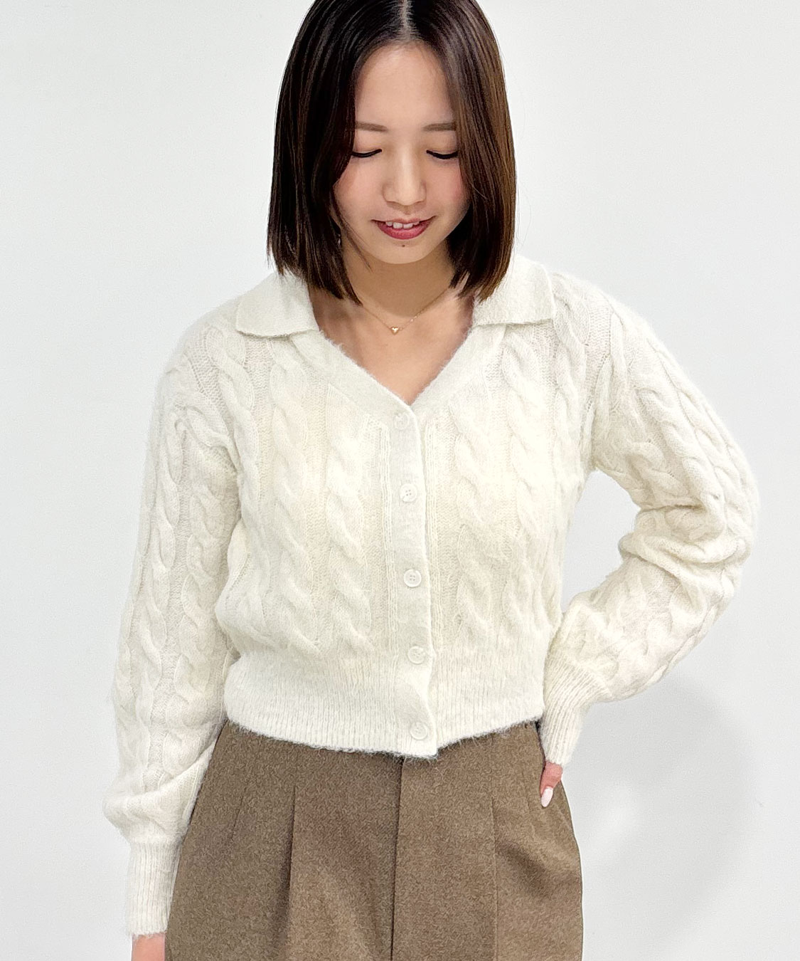 フェザー衿付きケーブルニット｜PETAL ONLINE（ペタルオンライン）