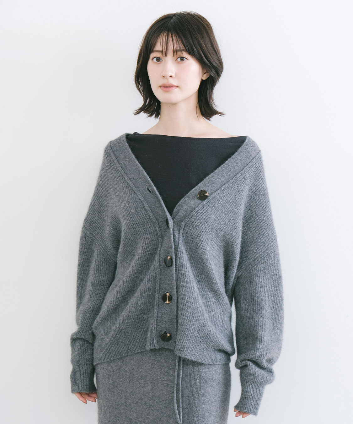 ラクーン混Vネックニットカーディガン｜PETAL ONLINE（ペタルオンライン）