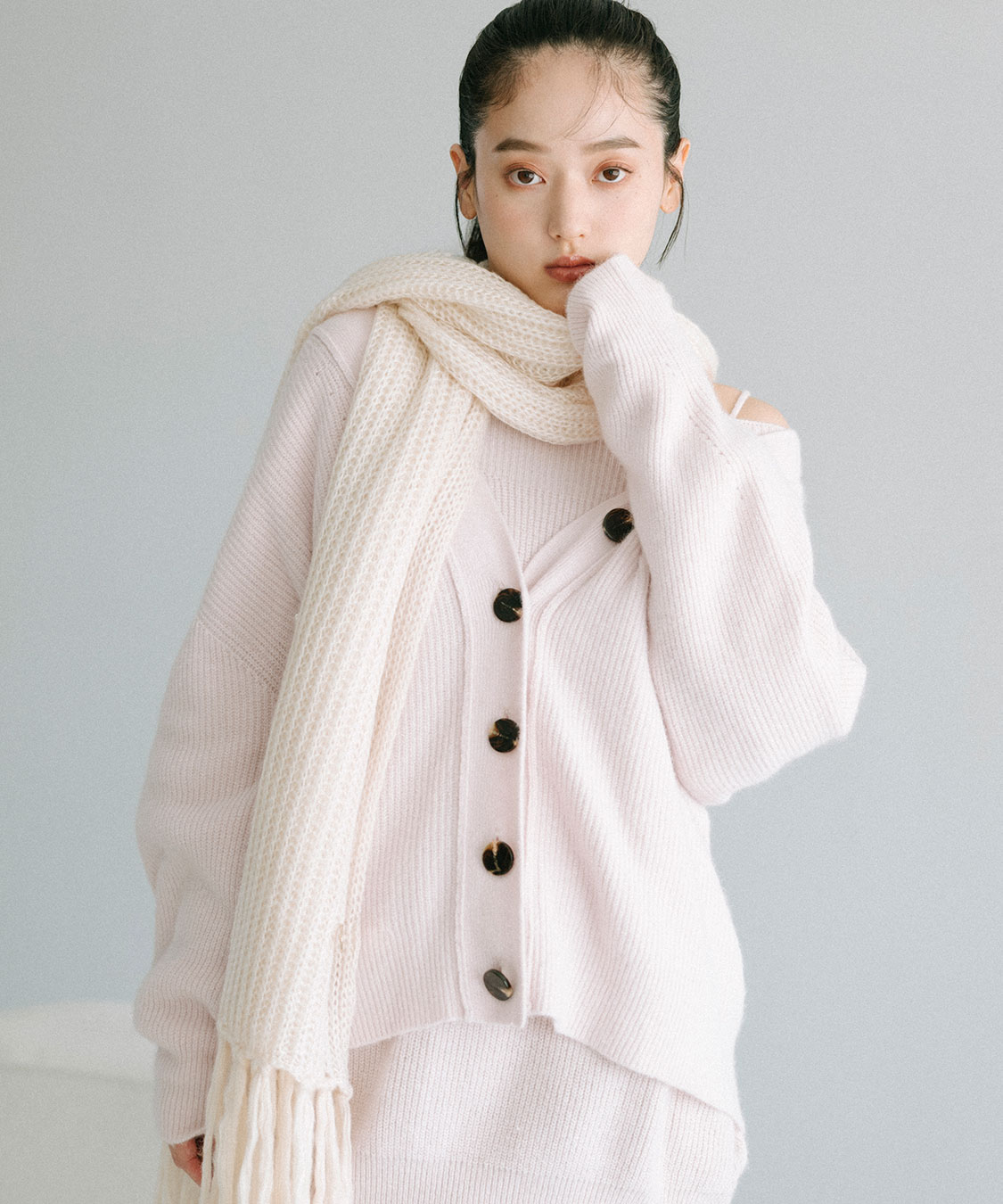 ラクーン混Vネックニットカーディガン｜PETAL ONLINE（ペタルオンライン）