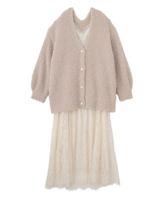 ニットカーデ×レースキャミワンピース