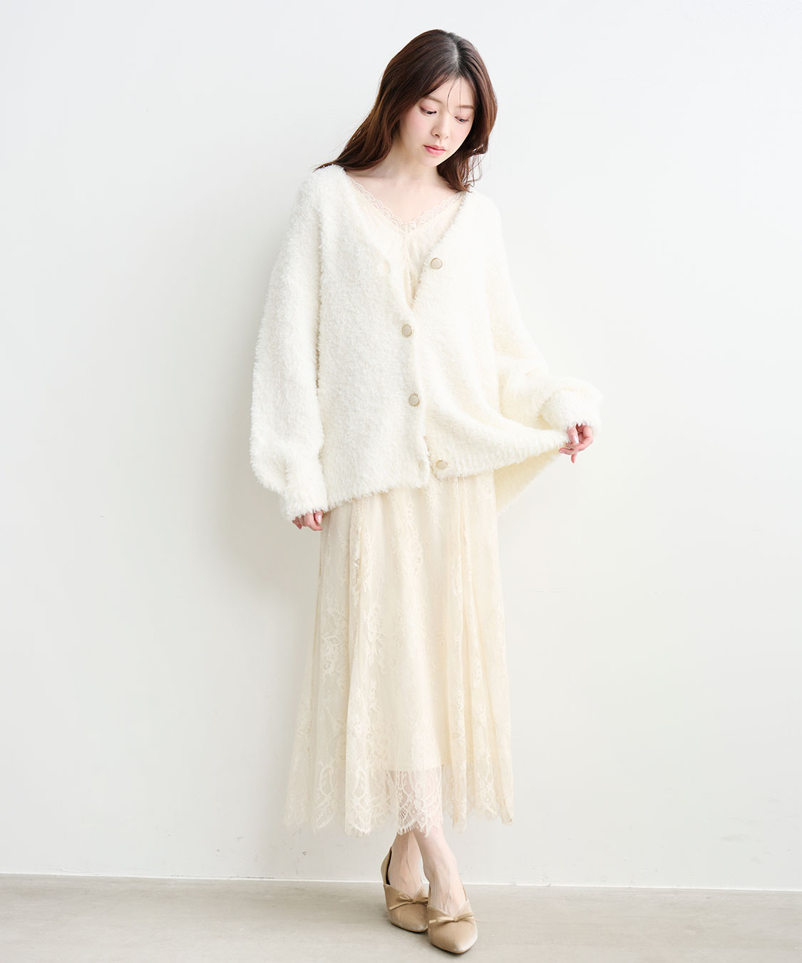 ニットカーデ×レースキャミワンピース｜PETAL ONLINE（ペタルオンライン）