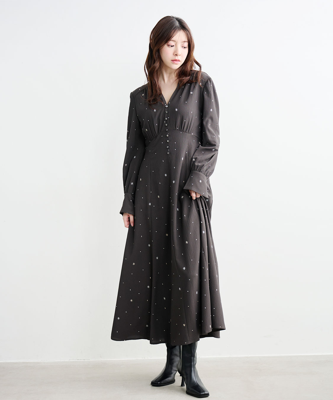 フラワー/スター刺繍フレアワンピース｜PETAL ONLINE（ペタルオンライン）