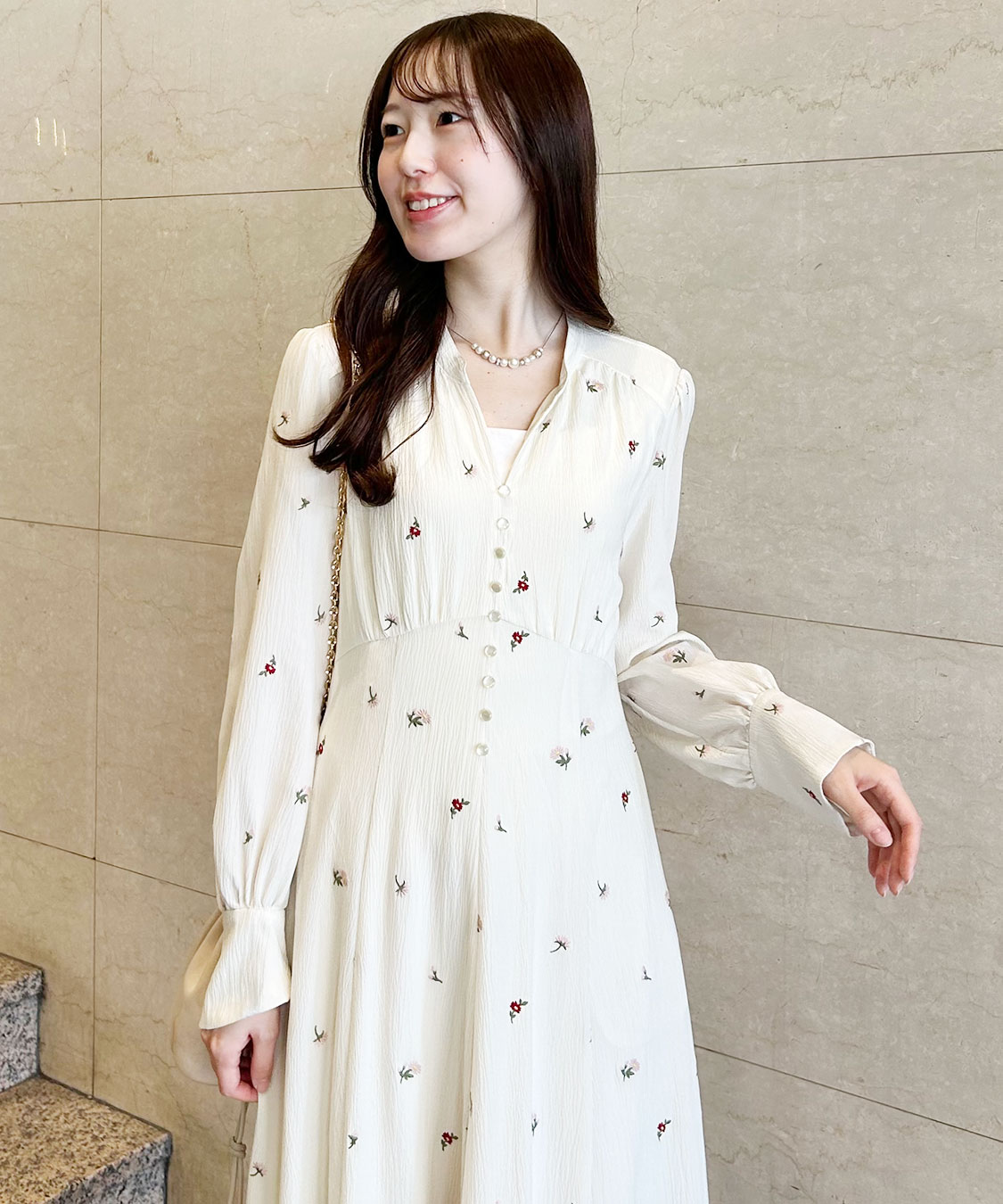 moi tytto 花刺繍レイヤーワンピース moi tytto 花刺繍レイヤー ワンピース - メルカリ