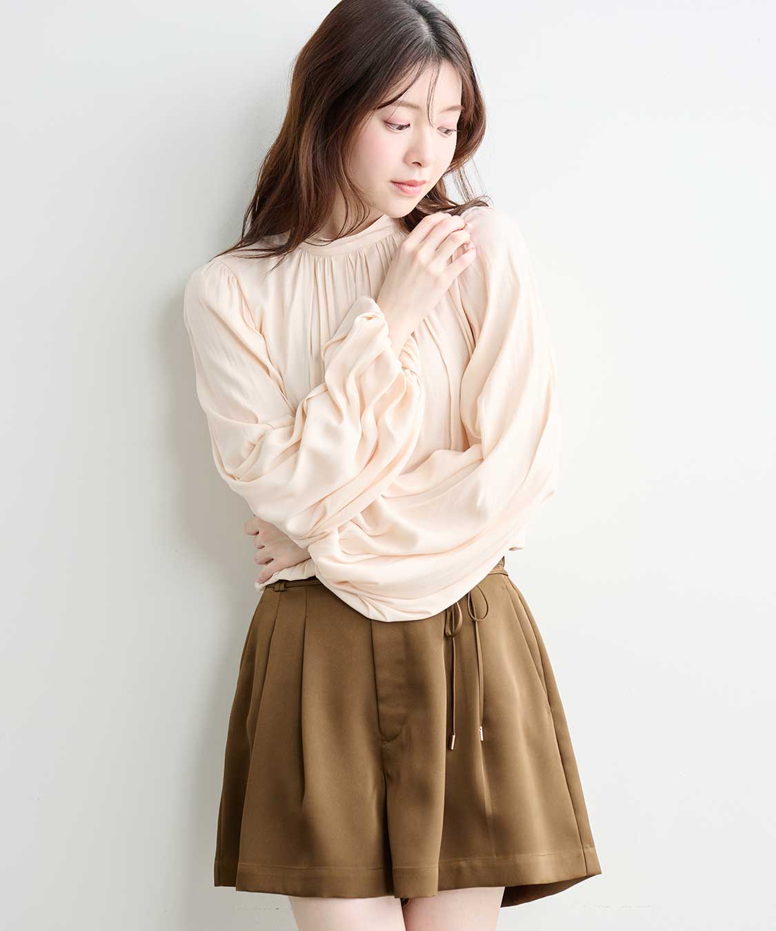 サテンタックショートパンツ｜PETAL ONLINE（ペタルオンライン）
