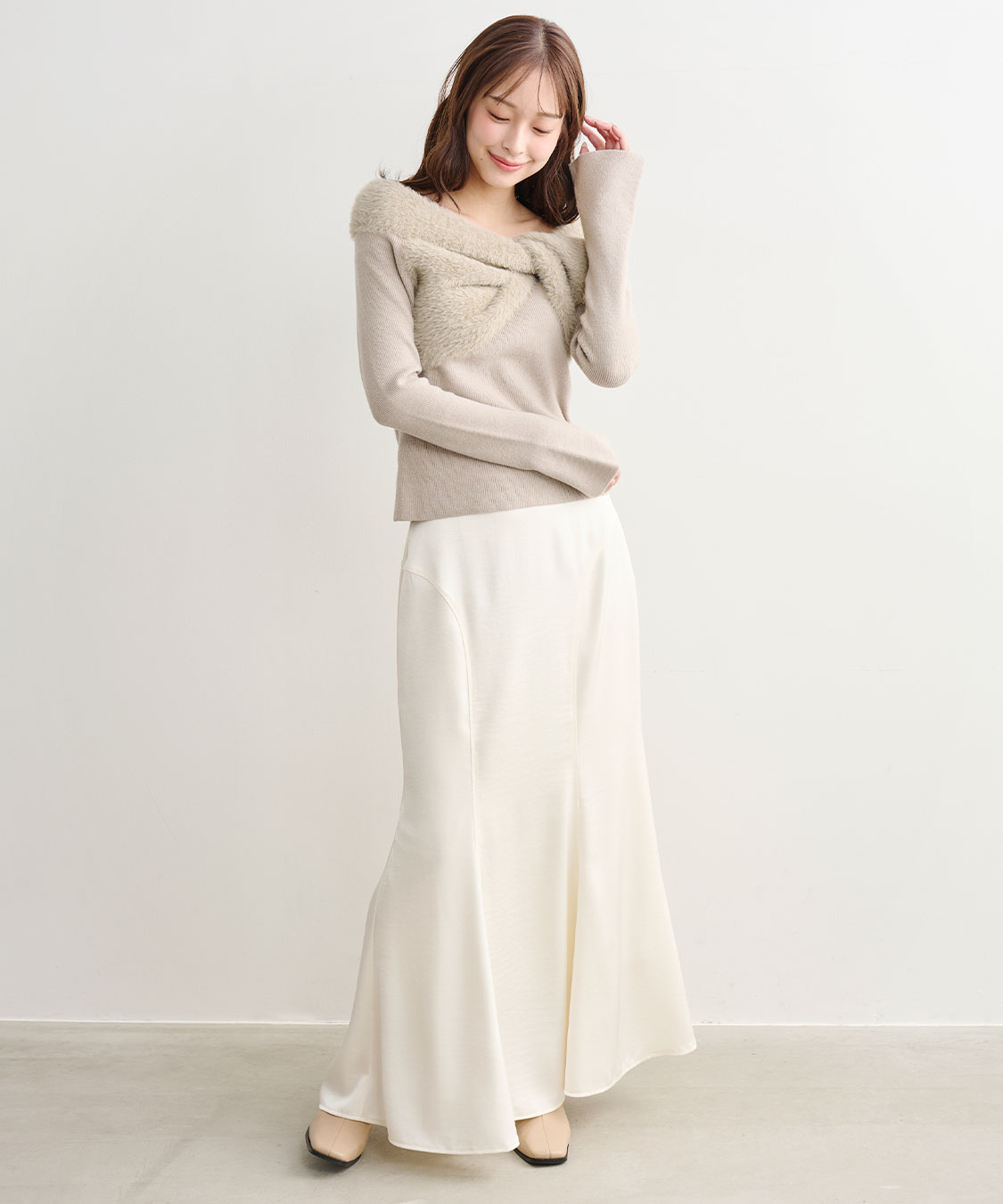 カーブ切り替えサテンマーメイドスカート｜PETAL ONLINE（ペタル
