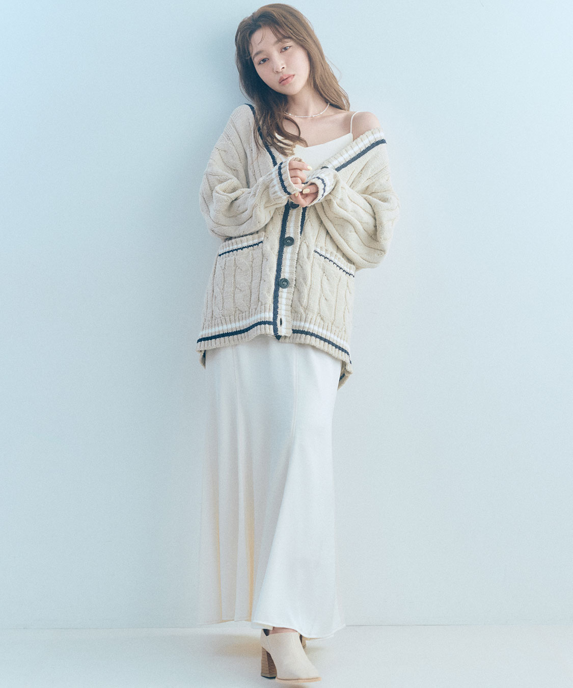 カーブ切り替えサテンマーメイドスカート｜PETAL ONLINE（ペタル