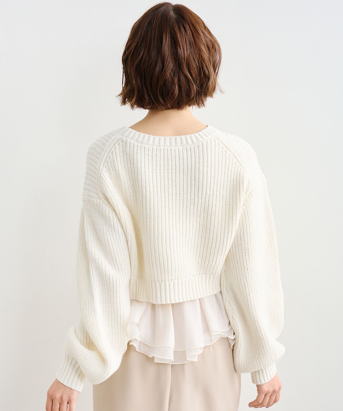 ペプラムブラウス×パフスリーブニットセット｜PETAL ONLINE（ペタル