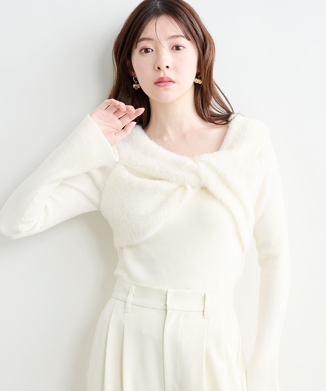 オフショルダーツイストニット｜PETAL ONLINE（ペタルオンライン）