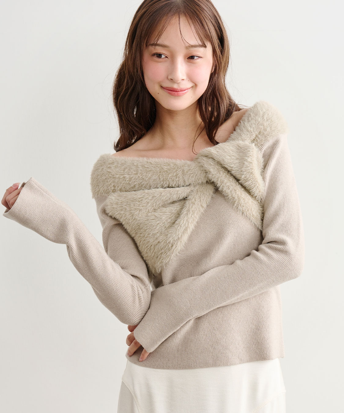 オフショルダーツイストニット｜PETAL ONLINE（ペタルオンライン）